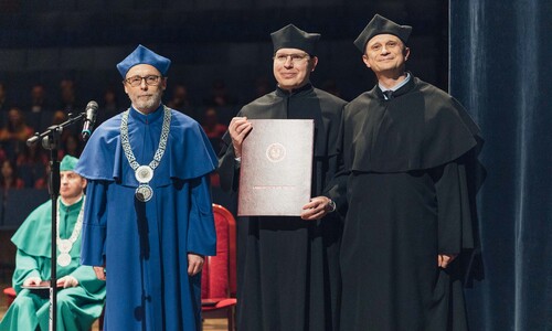 Wręczenie dyplomów doktorskich