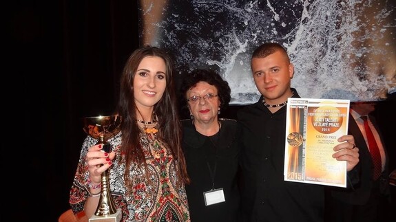 Izabela Szafrańska, wokalistka i studentka kulturoznawstwa UwB zdobyła Grand Prix na festiwalu w Pradze.