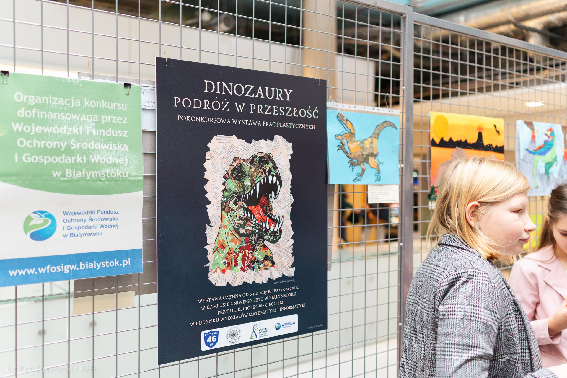 01_wystawa_dinozaury.jpg