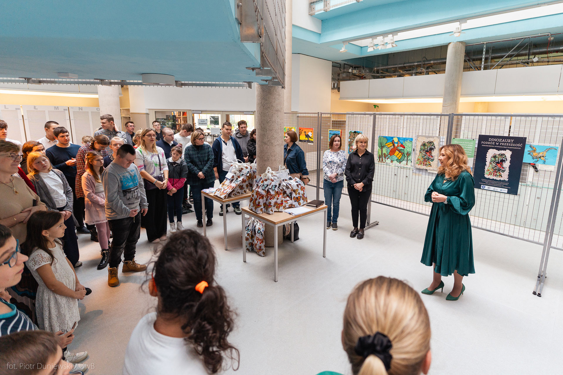 09_wystawa_dinozaury.jpg