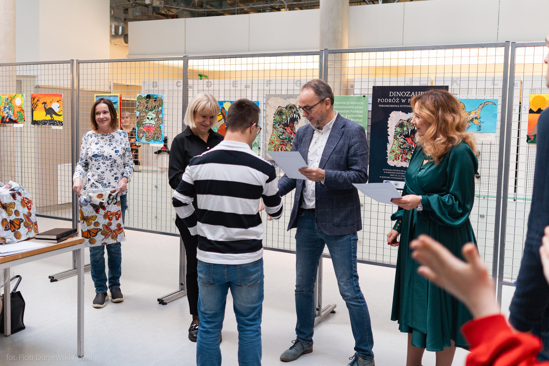 11_wystawa_dinozaury.jpg