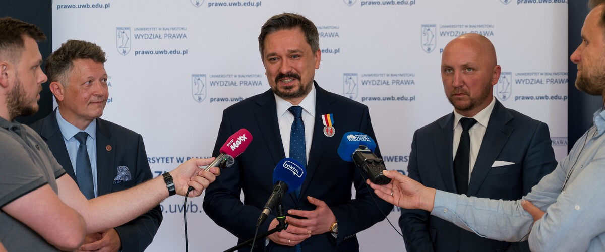  prof. Marcin Wiącek