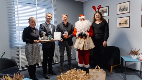 Uniwersytecka cegiełka dla Fundacji „Pomóż im”