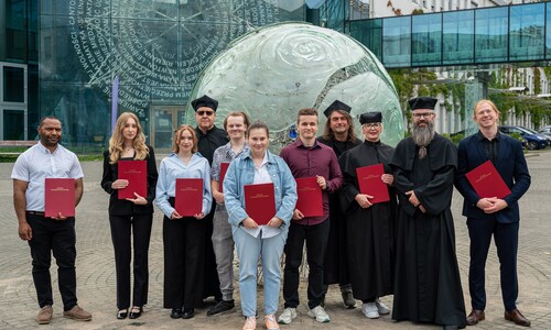 Dyplomatorium Wydziału Stosunk&oacute;w Międzynarodowych UwB - Grupowe z Dziekanami