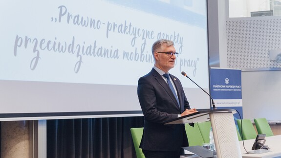 prof. UwB Krzysztof Korotkich