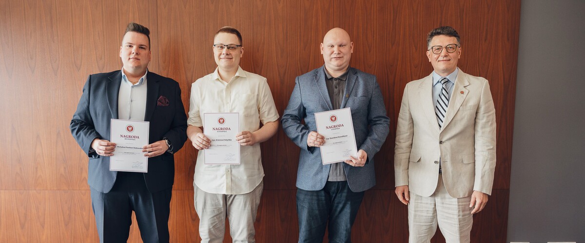 Michał P. Stokowski, Artem Velychko, Dawid Kowalik i prof. Mariusz Popławski