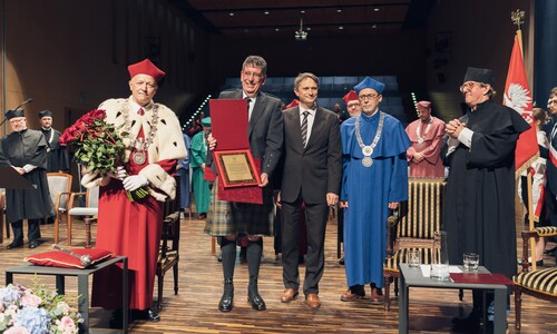 Uroczystość nadania tytułu doktora honoris causa Uniwersytetu w Białymstoku Robertowi I. Frostowi