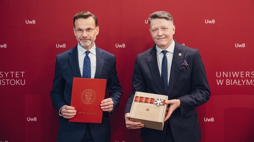 Rektor Uniwersytetu w Białymstoku uhonorował dr. Jacka Brzozowskiego – badacza z Wydziału Stosunków Międzynarodowych i wojewodę podlaskiego