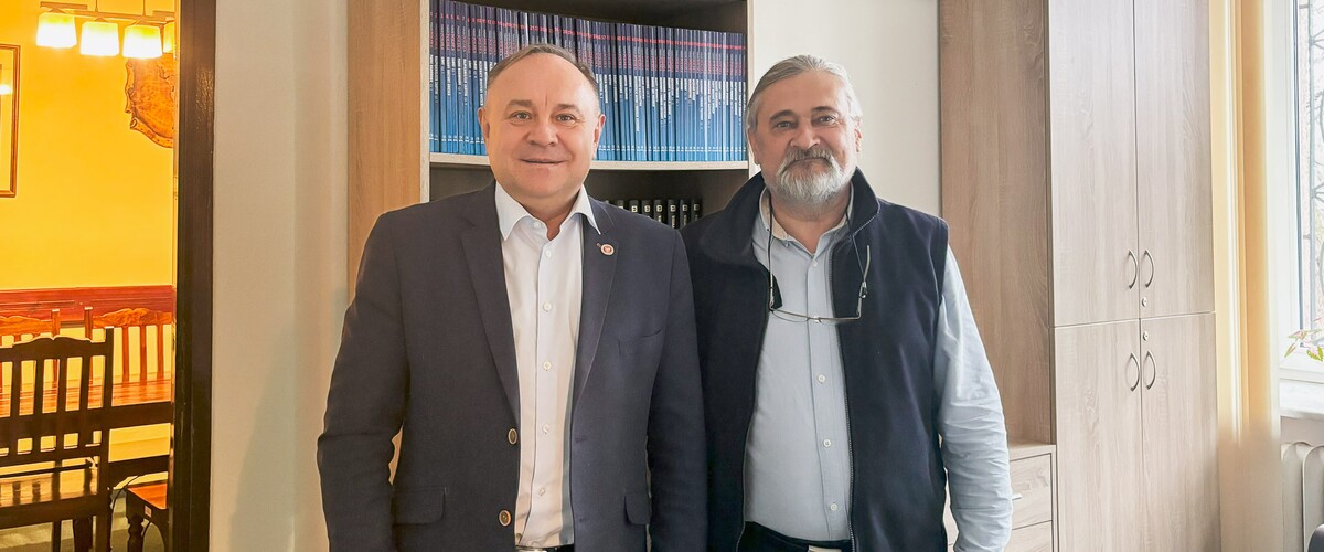 Dr hab. Jarosław Matwiejuk, prof. UwB i dr Andrzej  Kruszewicz