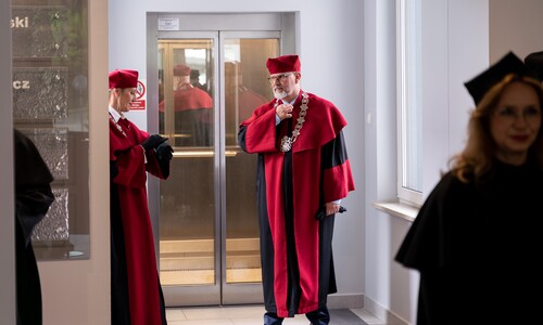 od lewej: dr hab. Anna Gardocka-Dubat&oacute;wka, prof. UwB, dr hab. Tomasz Bajkowski, prof. UwB