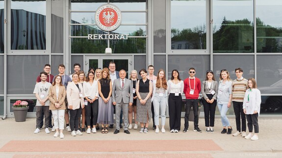 Uczestnicy Polsko-Europejskiej Szkoły Prawa na UwB