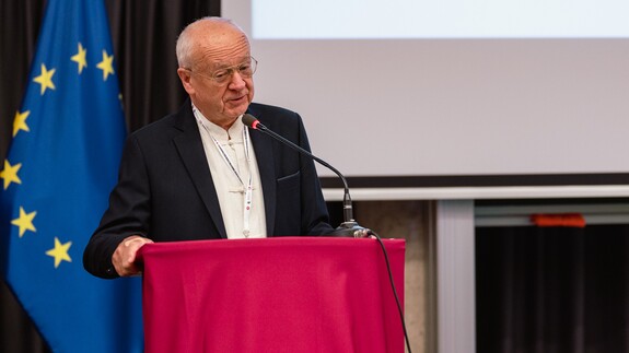 prof. dr hab. Edward Marian Haliżak