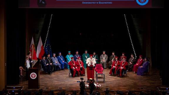 To ukoronowanie wielu lat wytężonej pracy, wyrzeczeń i pasji badawczej.  Na UwB odbyła się uroczystość promocji habilitacyjnych i doktorskich