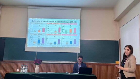 Młodzi naukowcy z UwB nagrodzeni podczas ogólnopolskiego sympozjum chemicznego