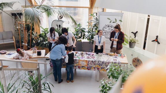 Dzień Pająka i wyjątkowa wystawa prac plastycznych w kampusie UwB