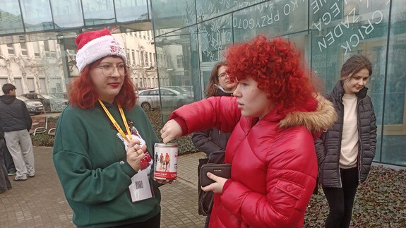 Uniwersytecka cegiełka dla Fundacji &bdquo;Pom&oacute;ż im&rdquo;