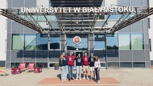 zdjęcie studentów