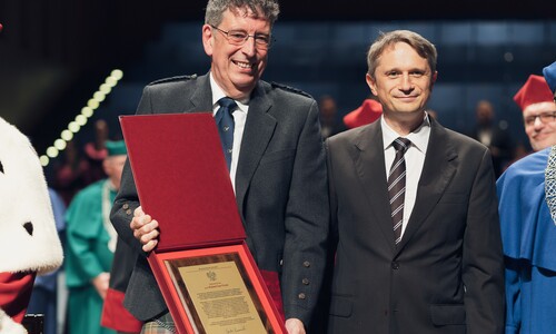 Uroczystość nadania tytułu doktora honoris causa Uniwersytetu w Białymstoku Robertowi I. Frostowi