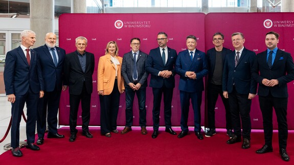 Nowy budynek nauk humanistycznych w kampusie UwB oficjalnie otwarty. Uroczystość z udziałem ministra nauki