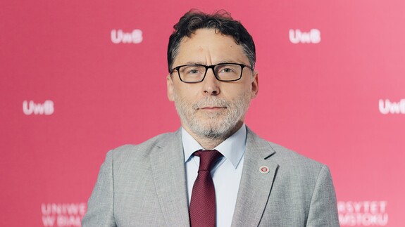 dr hab. Tomasz Mojsik, prof. UwB 