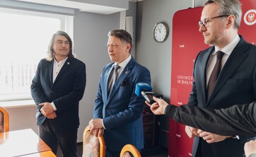 prof. Adam Barnicki, prof. Mariusz Popławski i Paweł Prus