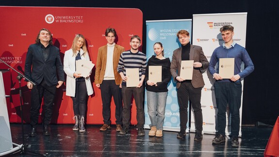 konkurs debat oksfordzkich w kampusie UwB