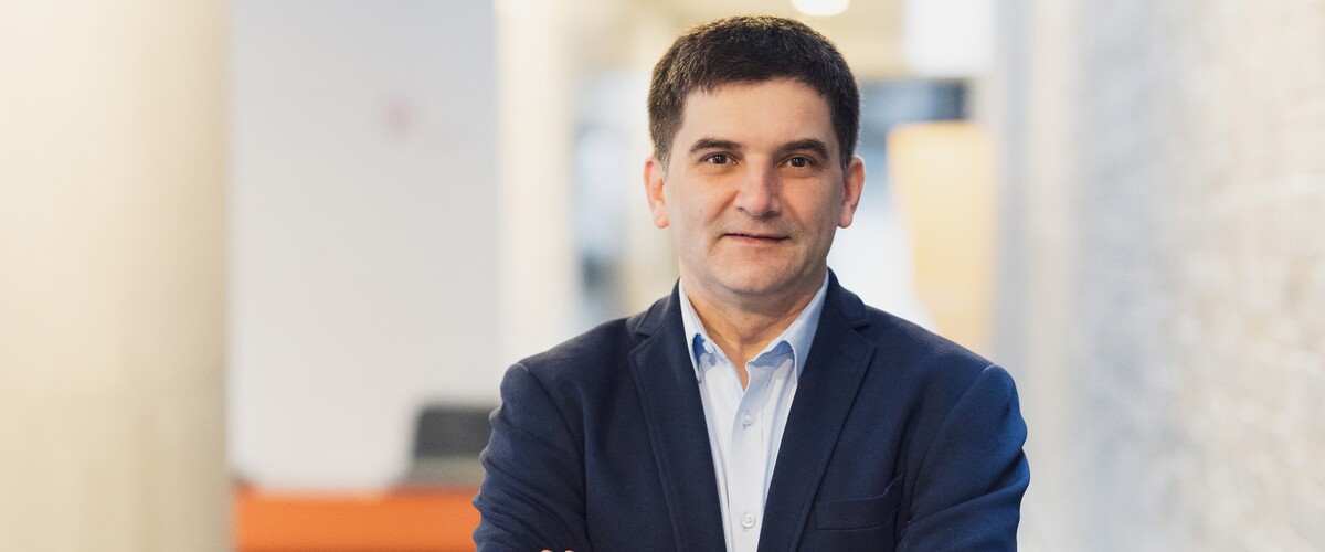 prof. Piotr Guzowski