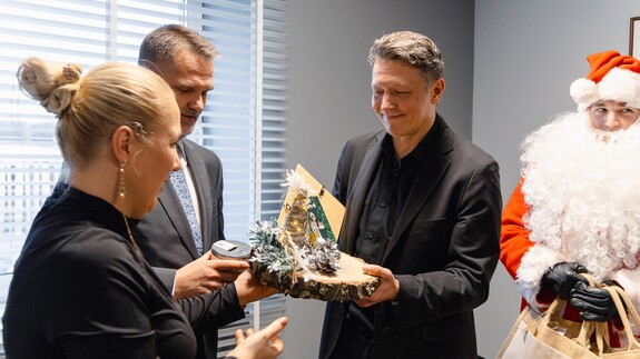 Uniwersytecka cegiełka dla Fundacji &bdquo;Pom&oacute;ż im&rdquo;