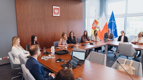 3.International Staff Week