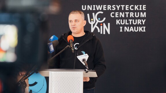 dyrektor uckin dariusz kryszpiniuk