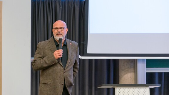 dr hab. Tomasz Bajkowski, prof. UwB