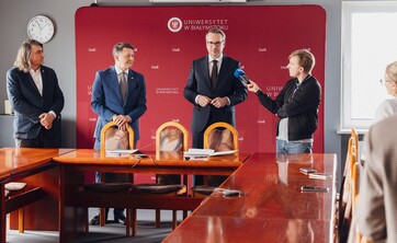 prof. Adam Barnicki, prof. Mariusz Popławski i Paweł Prus