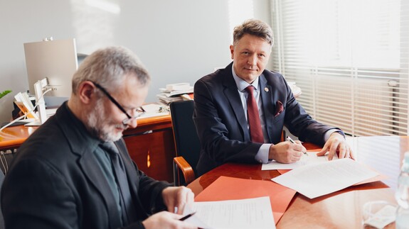 dr hab. Jacek Bonarek, prof. AP i prof. Mariusz Popławski