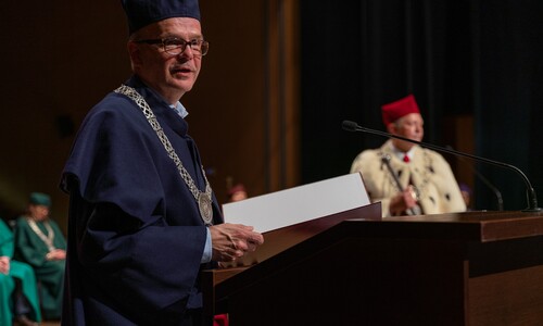 prof. dr hab. Robert W. Ciborowski wyczytuje