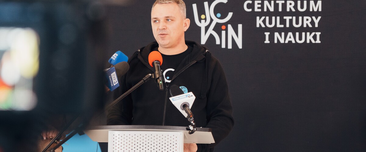 dyrektor uckin dariusz kryszpiniuk