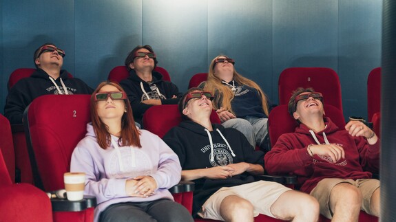 studenci w Planetarium