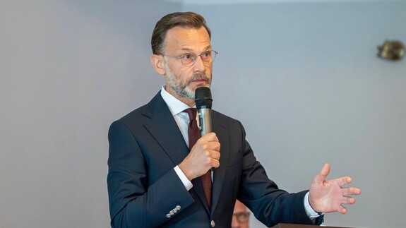 dr Jacek Brzozowski