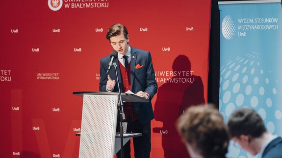 konkurs debat oksfordzkich w kampusie UwB