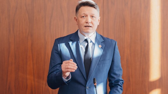 Rektor - prof. dr hab. Mariusz Popławski
