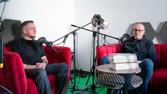 Jan Wyspiański i prof. UwB Bartosz Kuźniarz