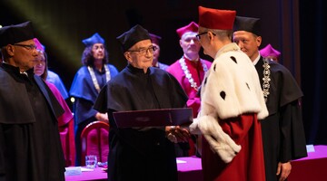 02.06.2022 - Nadanie tytułu doktora honoris causa UwB prof. Adamowi Jamrozowi