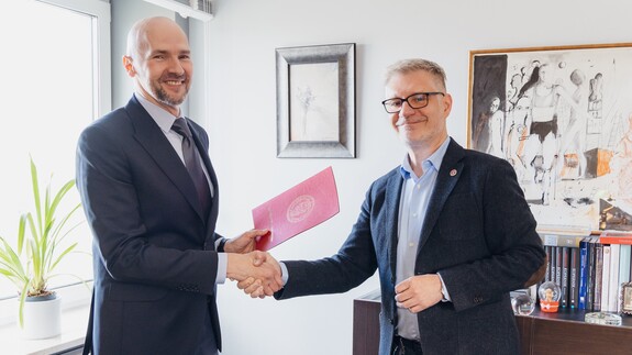 dr Robert Szymula, prof. UwB Krzysztof Korotkich