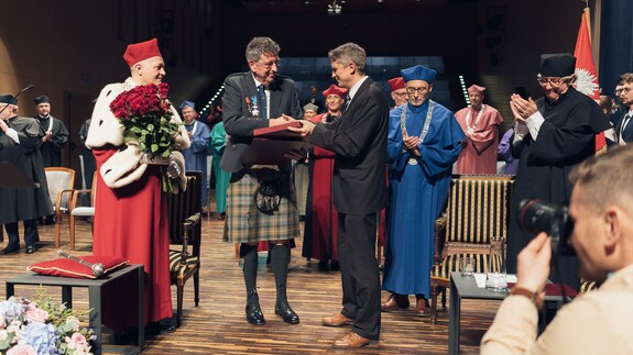 Uroczystość nadania tytułu doktora honoris causa Uniwersytetu w Białymstoku Robertowi I. Frostowi