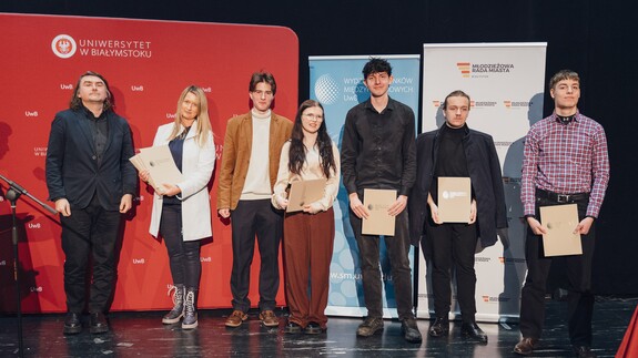 konkurs debat oksfordzkich w kampusie UwB