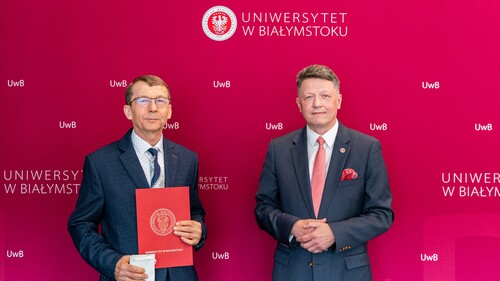 Rektor Uniwersytetu w Białymstoku uhonorował naukowca z Wydziału Fizyki